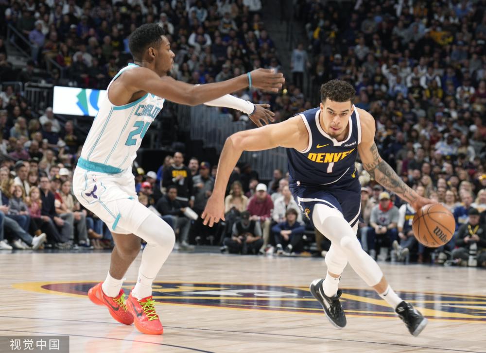 她在比赛中 她在比赛中