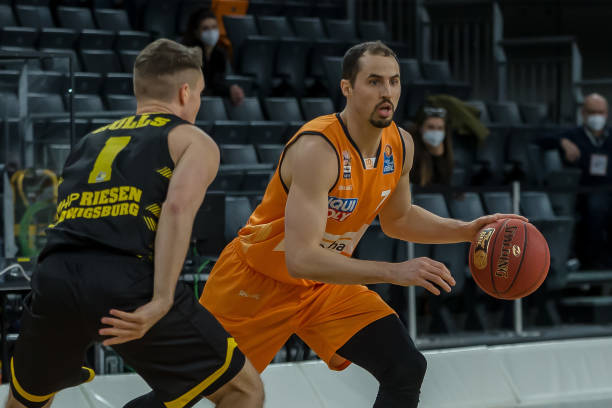 更完整且S 更完整且S